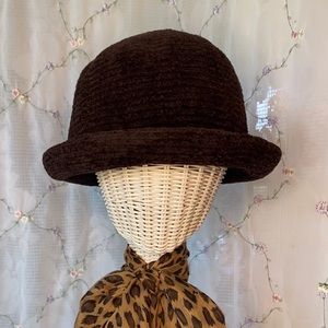 Brown Bucket Hat 🎩